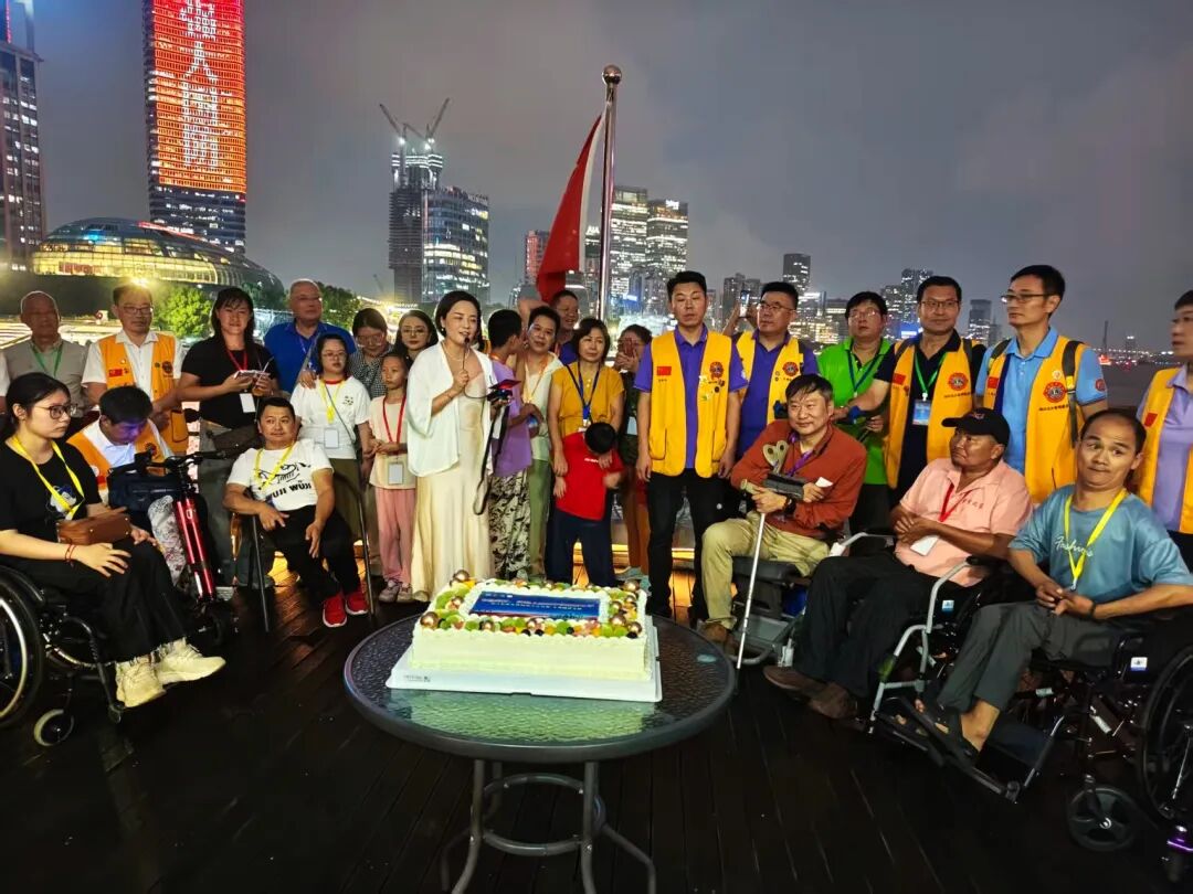 科技向善 爱暖浦江｜展大爬楼机，再圆残友浦江梦